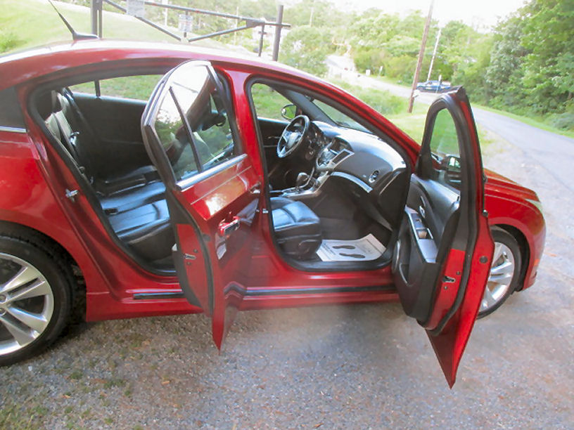 2011 Chevrolet Cruze LTZ - Photo 12