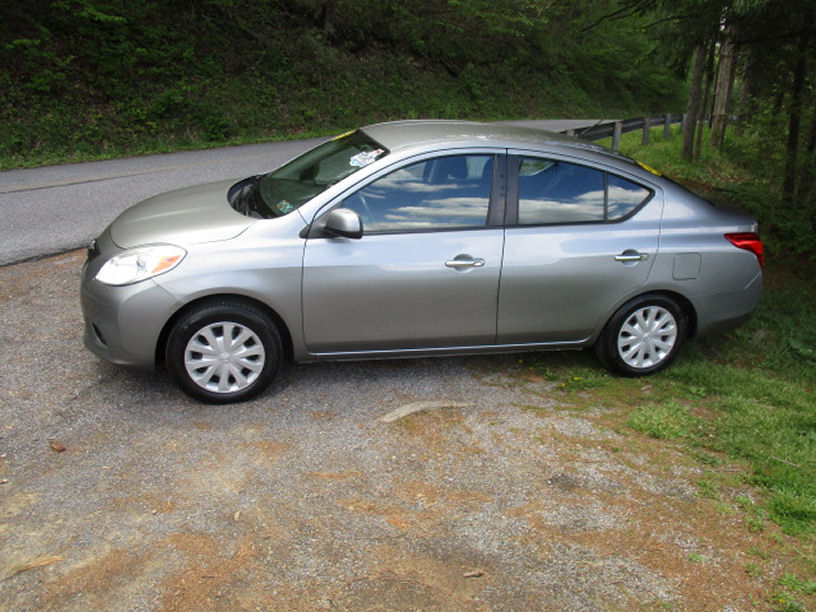 2012 Nissan Versa 1.6 SV CVT's photo
